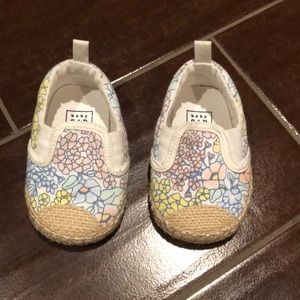 Baby Gap floral shoes